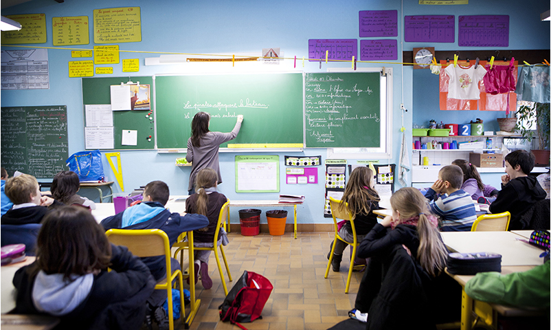 Reportage in Les Helices Vertes primary school in Cerny, France. Year 5, year 6 multi-level class. (Photo by: BSIP/UIG via Getty Images)